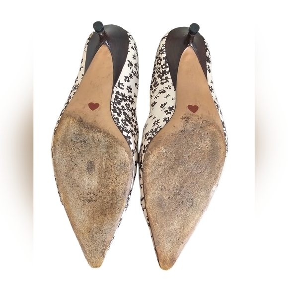 Moschino vintage with the small heels cream and brown leather shoes. Size 7 - Picture 4 of 4